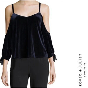 Romeo + Juliet cold shoulder top